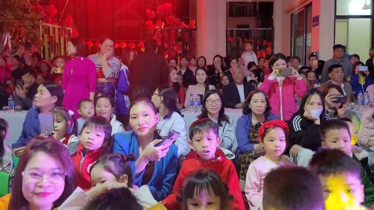 Múa lân tại chương trình 