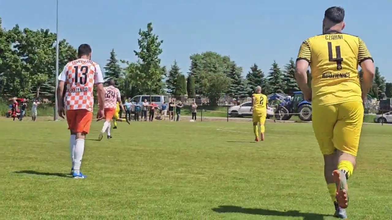 Torpeda Rożental- Czarni Rudzienice II  3:0 . Ostatni mecz w klasie B i awans do klasy A -migawki