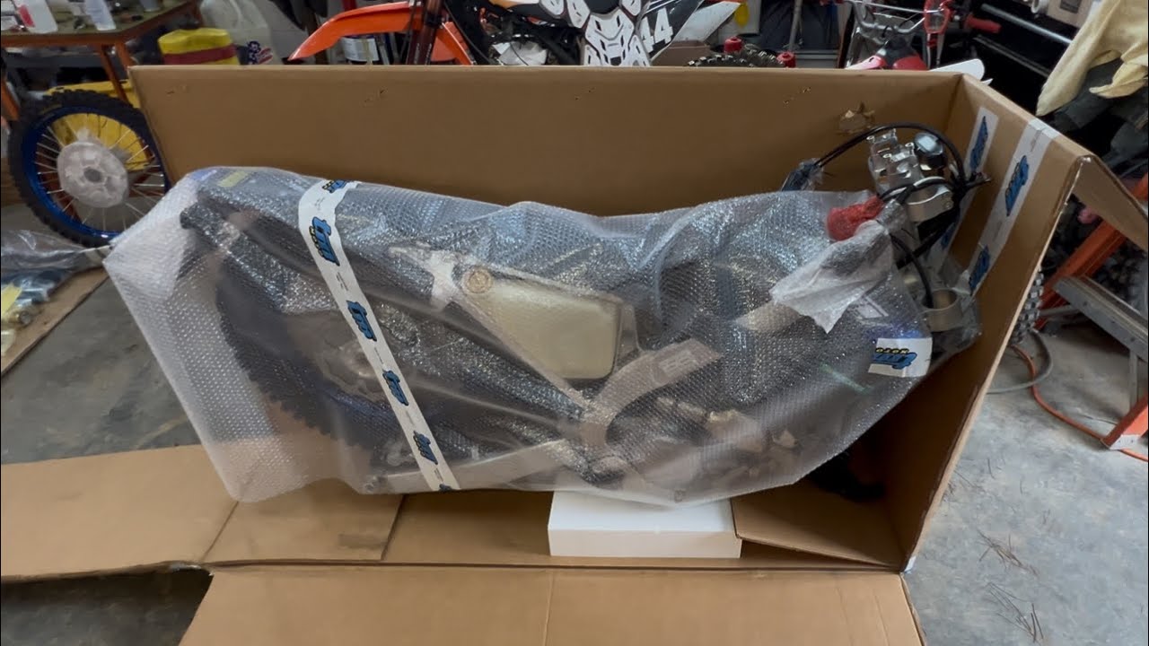 2025 TM 4T 300FI EN Unboxing And First Ride!
