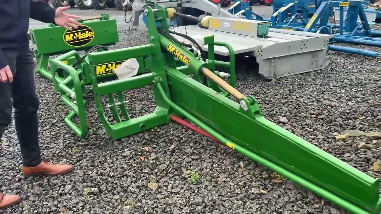 🚜 Introducing the McHale 994 Bale Splitter – the ultimate tool for bale handling and splitting. 🚜