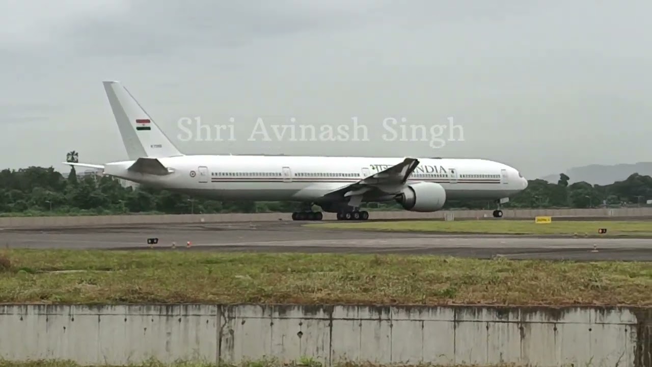 Indian airforce flight landing on Navi Mumbai internationalairport #shriavinashsingh #airport #nmial