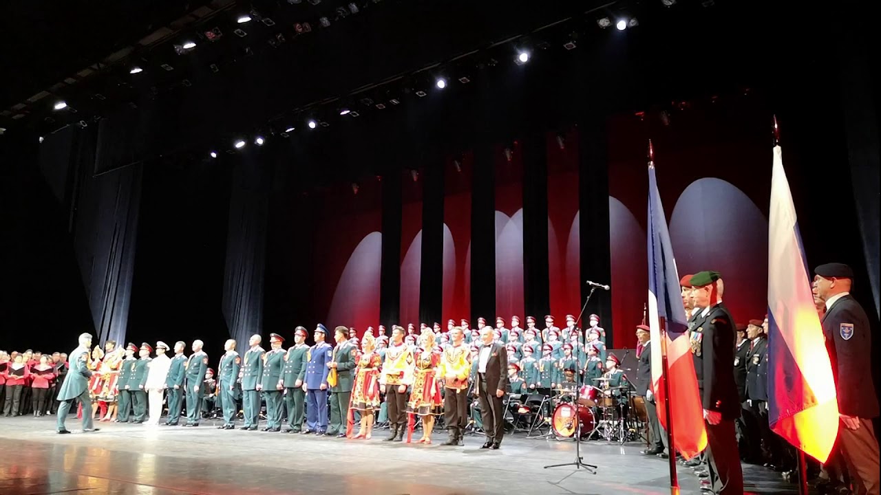 Palais de Congrès à Paris avec les Chœurs de l’Armée Rouge