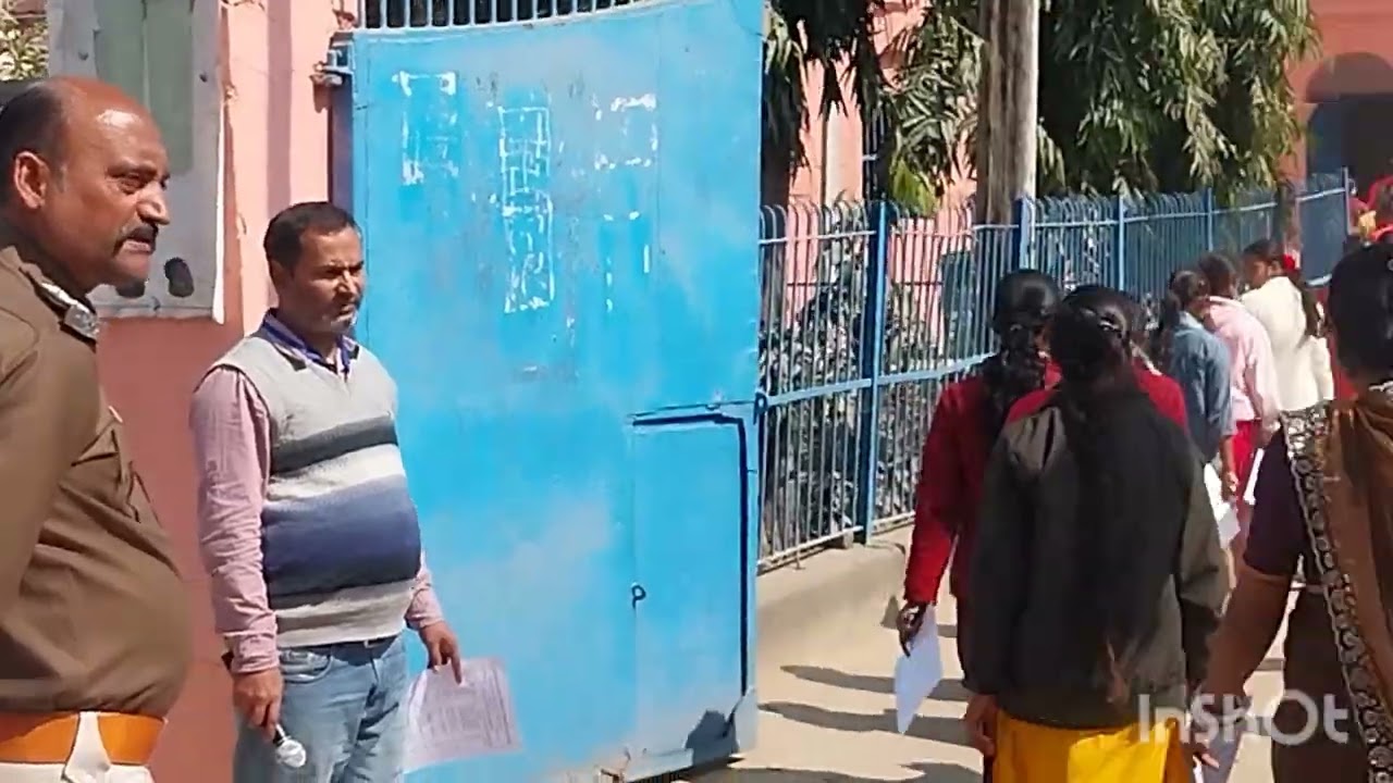 जगदीशपुर नगर के विभिन्न केंद्रों पर आयोजित की गई इंटर की परीक्षा:-