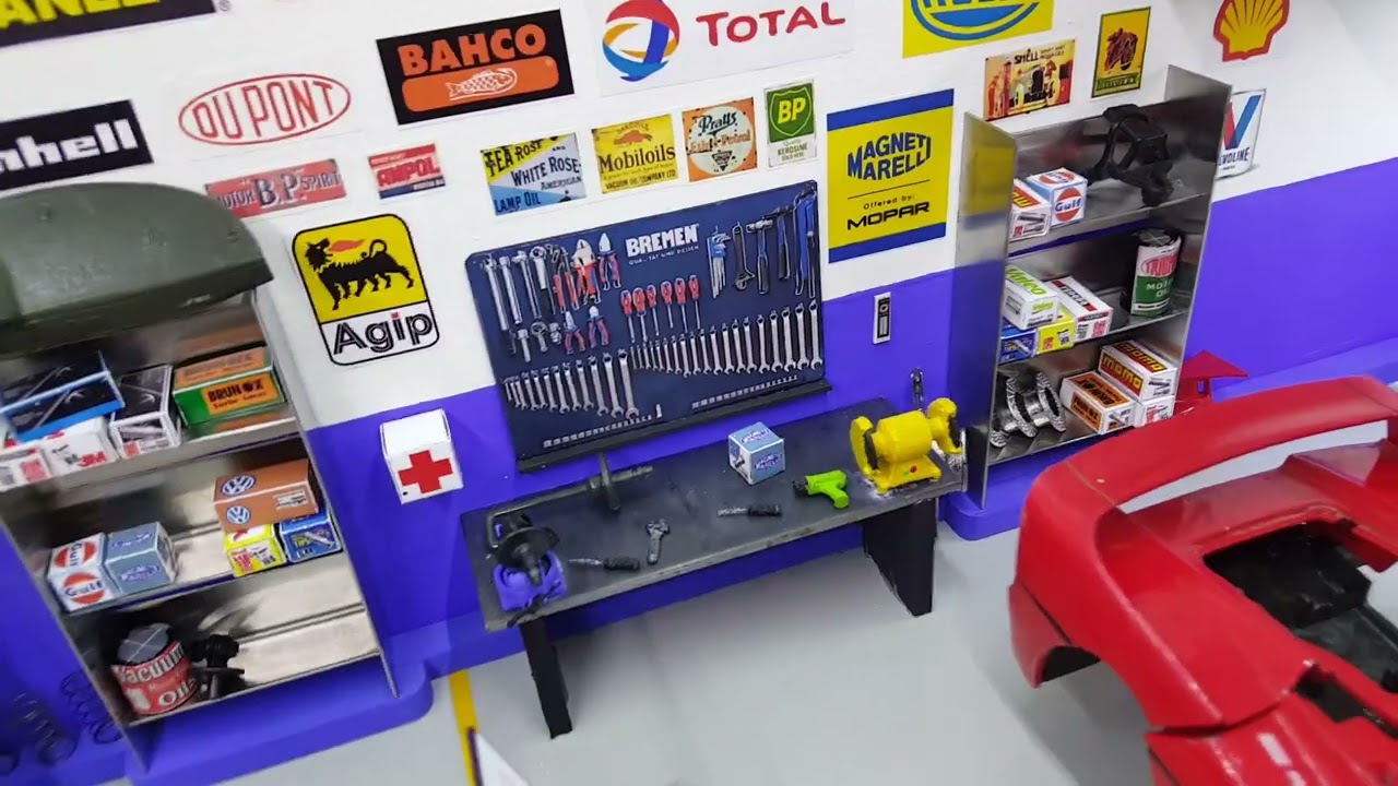 DIORAMA TALLER MECÁNICO ESCALA 1:18.