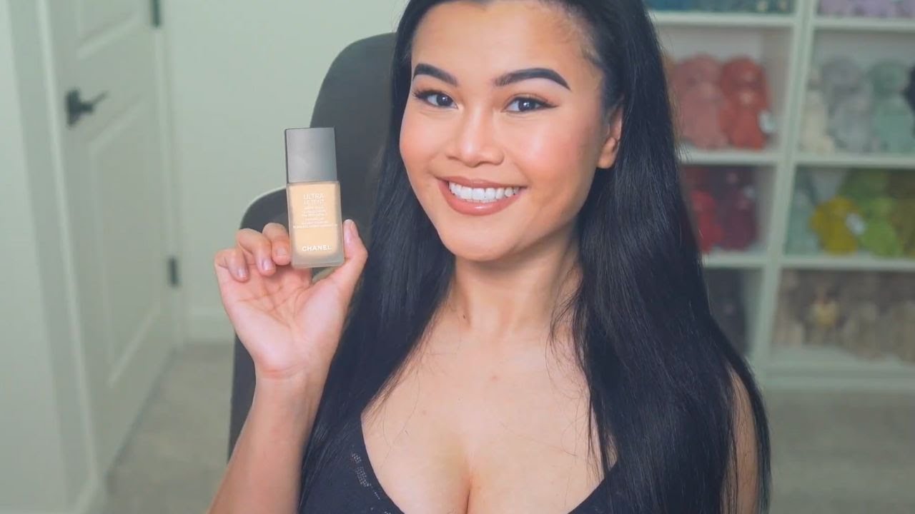 Chanel Foundation Review + Wear Test on Oily Skin | First Impressions