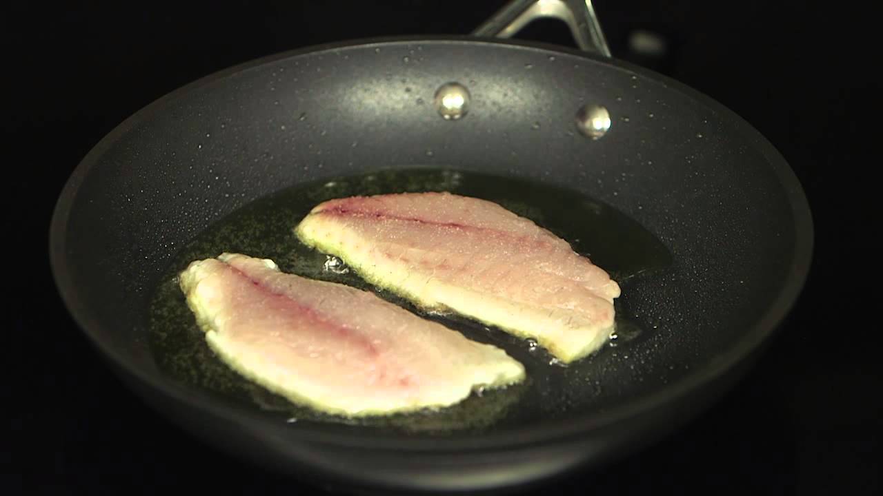 Cuire un filet de daurade &agrave; la po&ecirc;le - Trucs et Astuces culinaires - Auchan