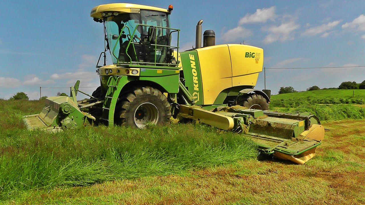 Krone Big M 420 Mowing - Silage 2015, Cork