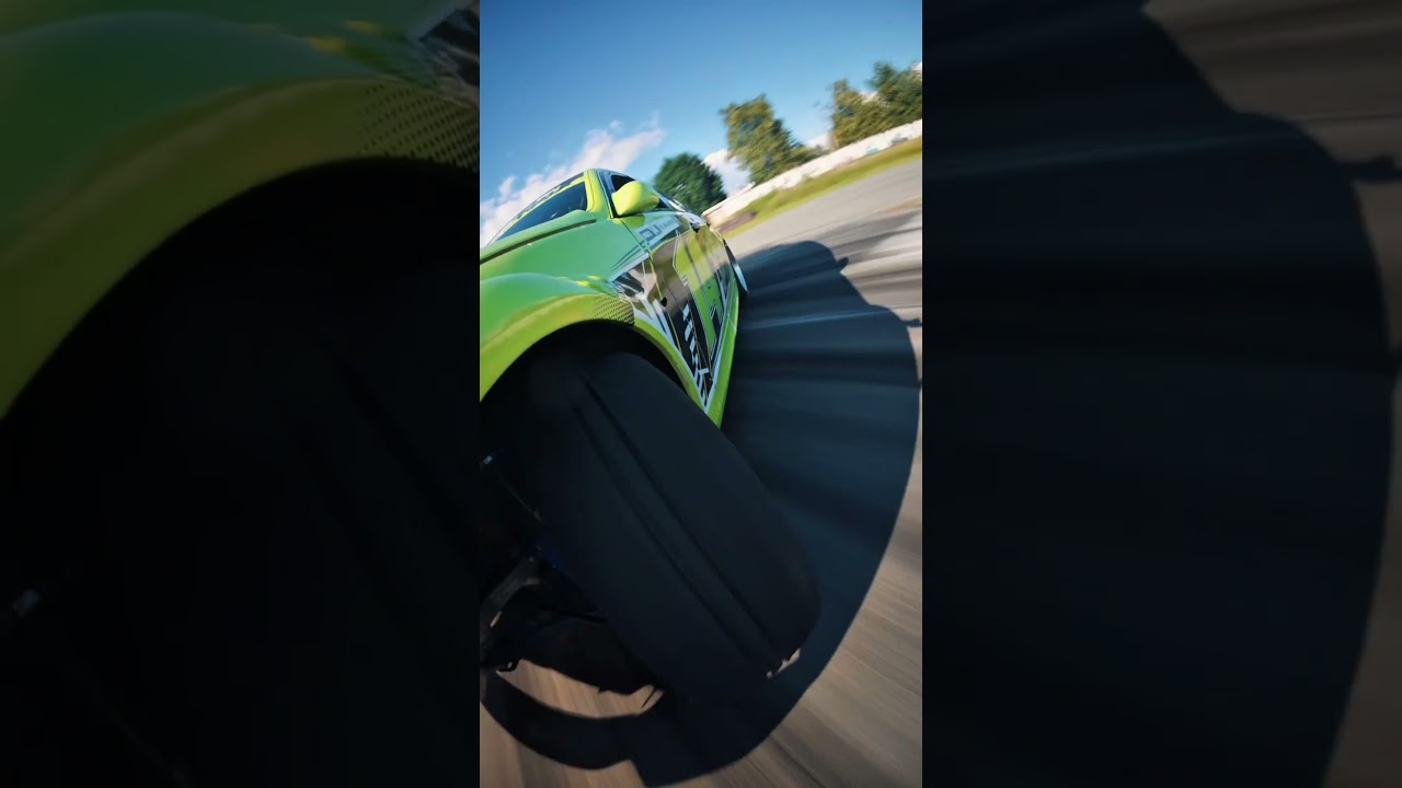 Rate the view 🤯 Rock that body and drift 