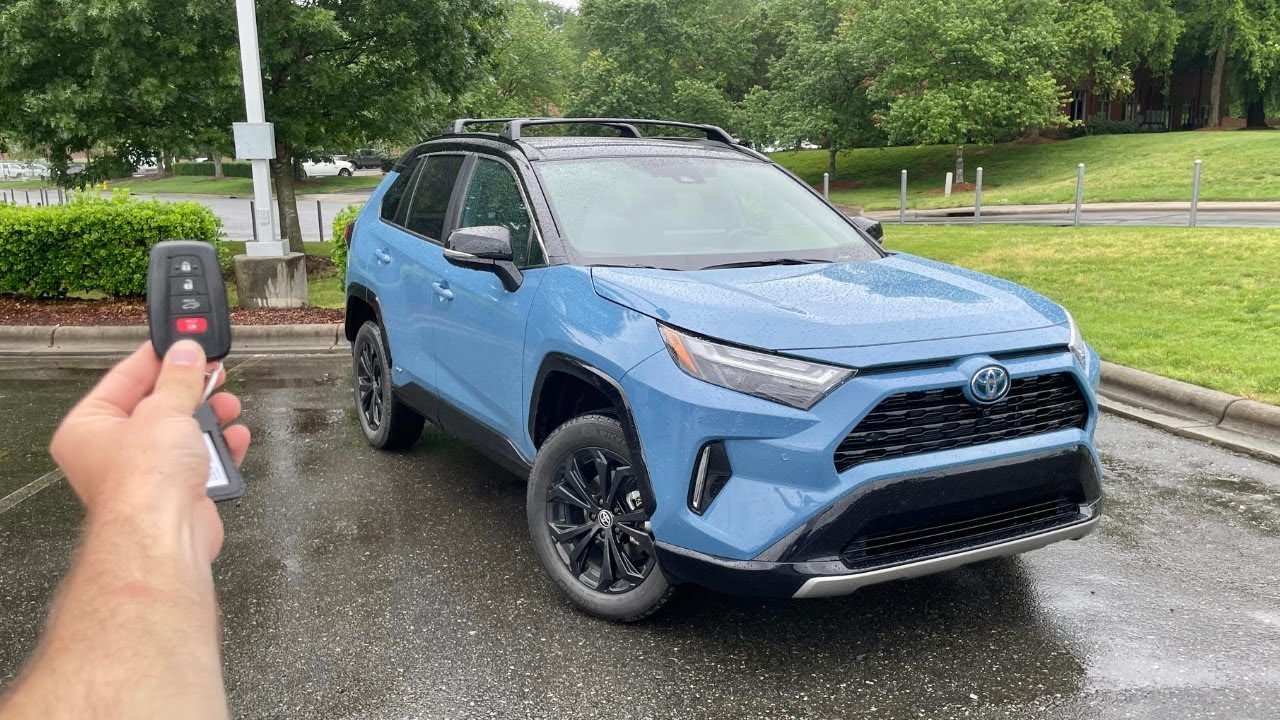 Toyota RAV4 Hybrid XSE 2024 года: запуск, тест-драйв, осмотр, взгляд со стороны и обзор