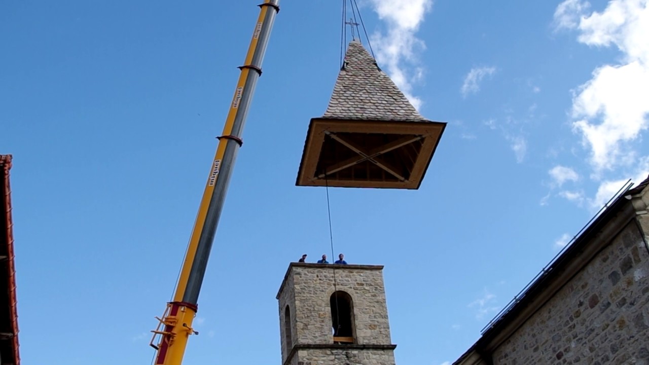 Un nouveau clocher pour l'église des Salelles, Lozére, France