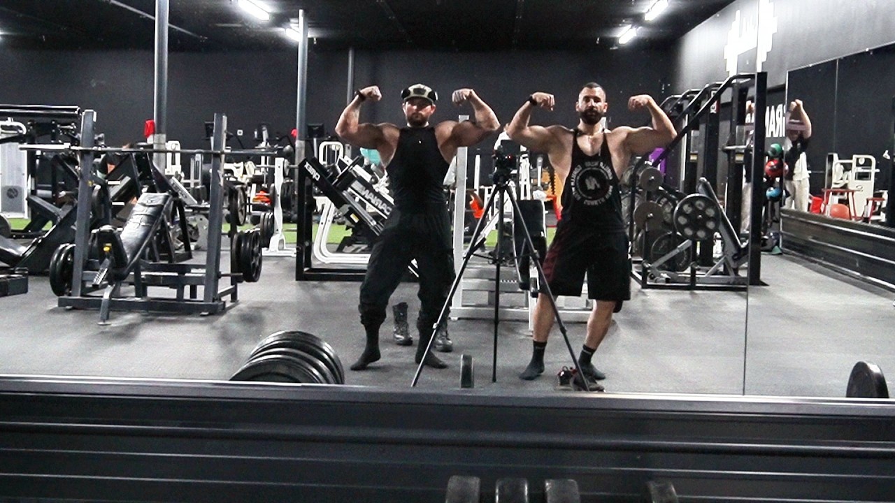 Bodybuilding Couple Vlog 7: Arms & Shoulders, Meals, Posing & Last Training in Grand Rapids