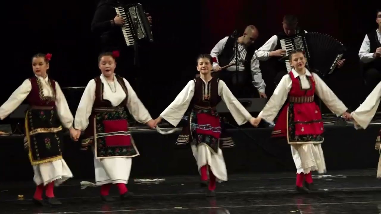 Фолклорен Ансамбл Седенка - Битолски игри / Folkloren Ansambl Sedenka - Bitolski igri