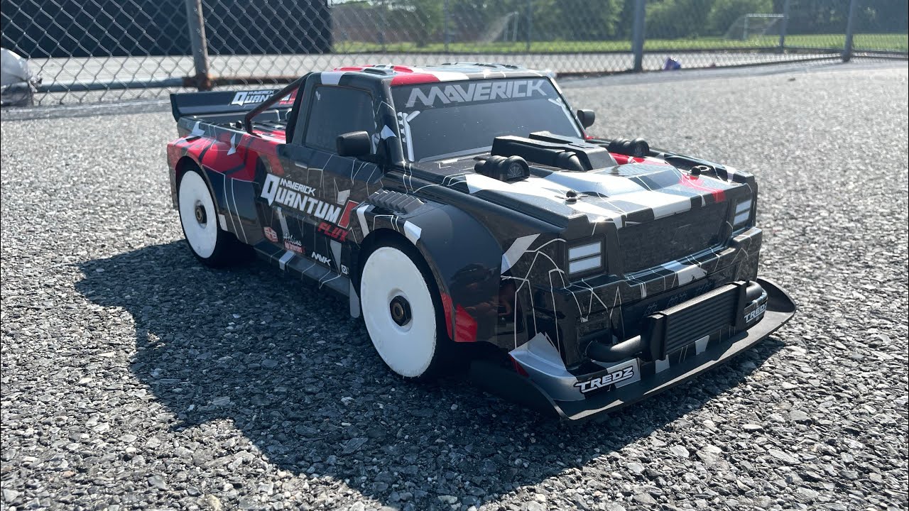 Maverick Quantum R Flux 4S Street Race Truck | FIRST RACE #QUANTUMRFLUX #HPI #MAVERICKQUANTUMRFLUX