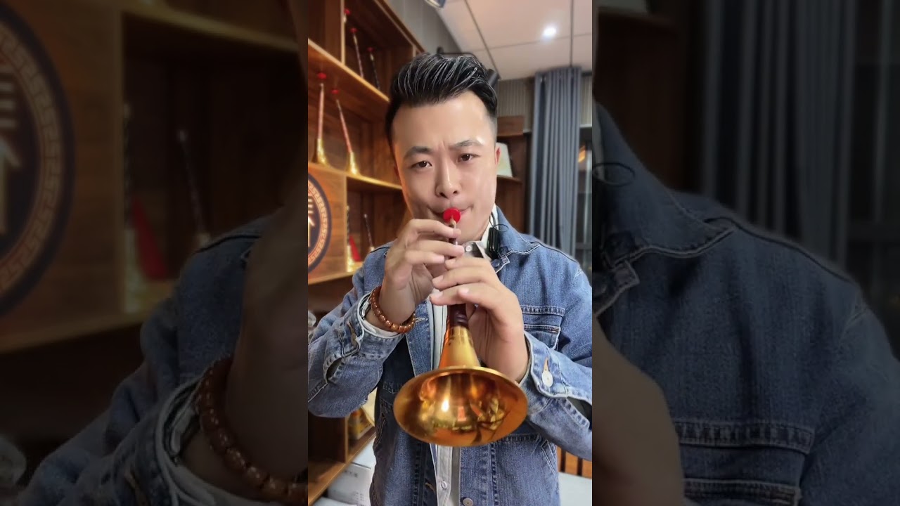 《梨园春开幕曲》小e调唢呐演奏#国乐show计划 #谁还不会个乐器 #乐器演奏 #唢呐一响我的dna就动了#嗩吶電音#民族乐器#唢呐系统教学#唢呐电音#short#短视频 #shortsyoutube