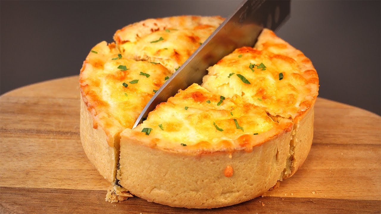 Stumped on dinner ideas? 🍏🍗🧀 Grab this pie and let your taste buds party! It's seriously yum.