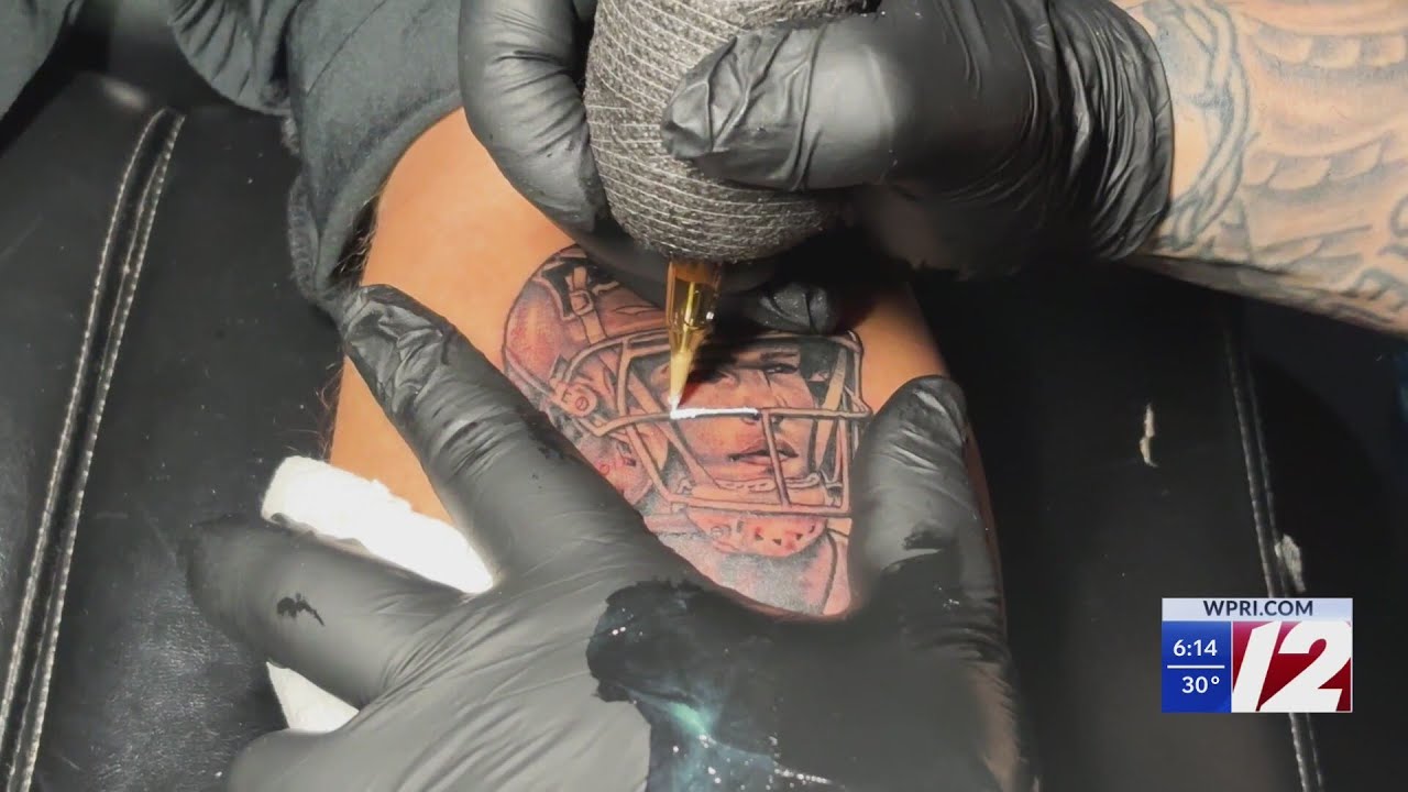 Warwick tattoo artist gives diehard Patriots fan free Drake Maye tattoo