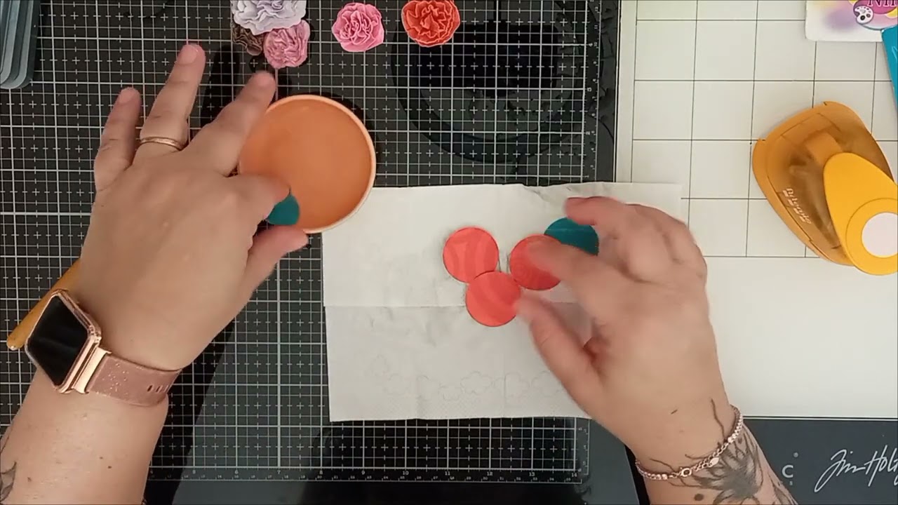 🌺 Scrap tuto embellissements - Une idée créative d'embellissements pour vos pages cartes et albums 🌺
