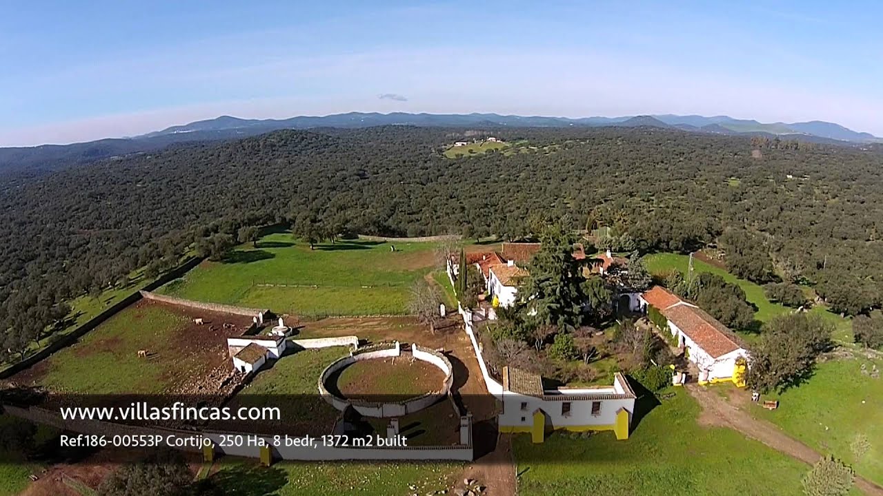 Authentic Cortijo for sale near Sevilla, Andalusia, bordering the river