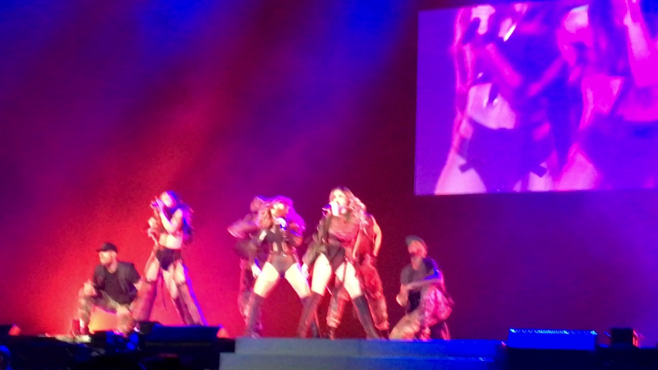 Salute (Little Mix - Dangerous Woman Tour: Cleveland)