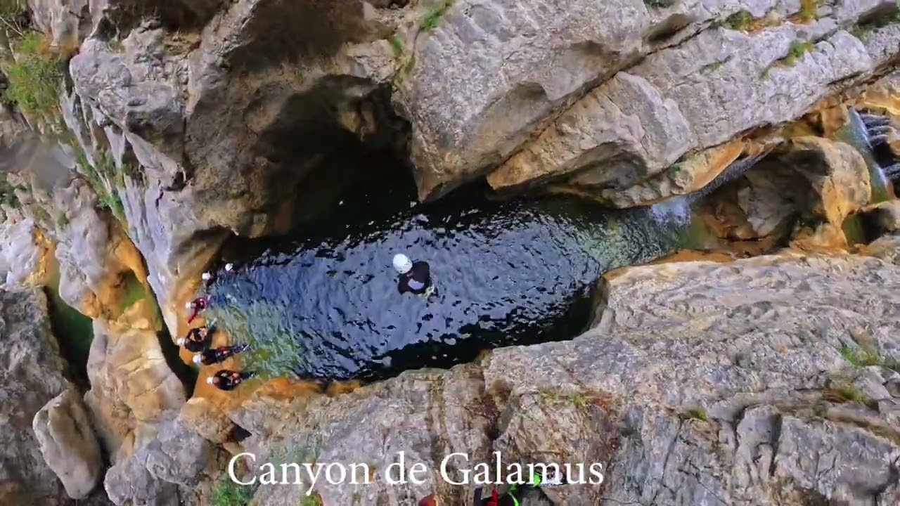 Découverte des gorges de Galamus en canyoning dans les Pyrénées Orientales.