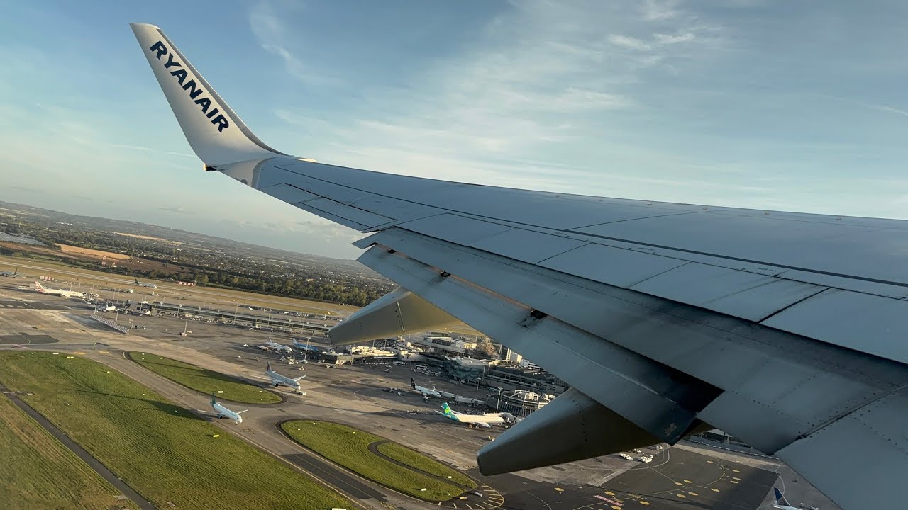 Ryanair gorgeous sunrise departure out of Dublin Airport