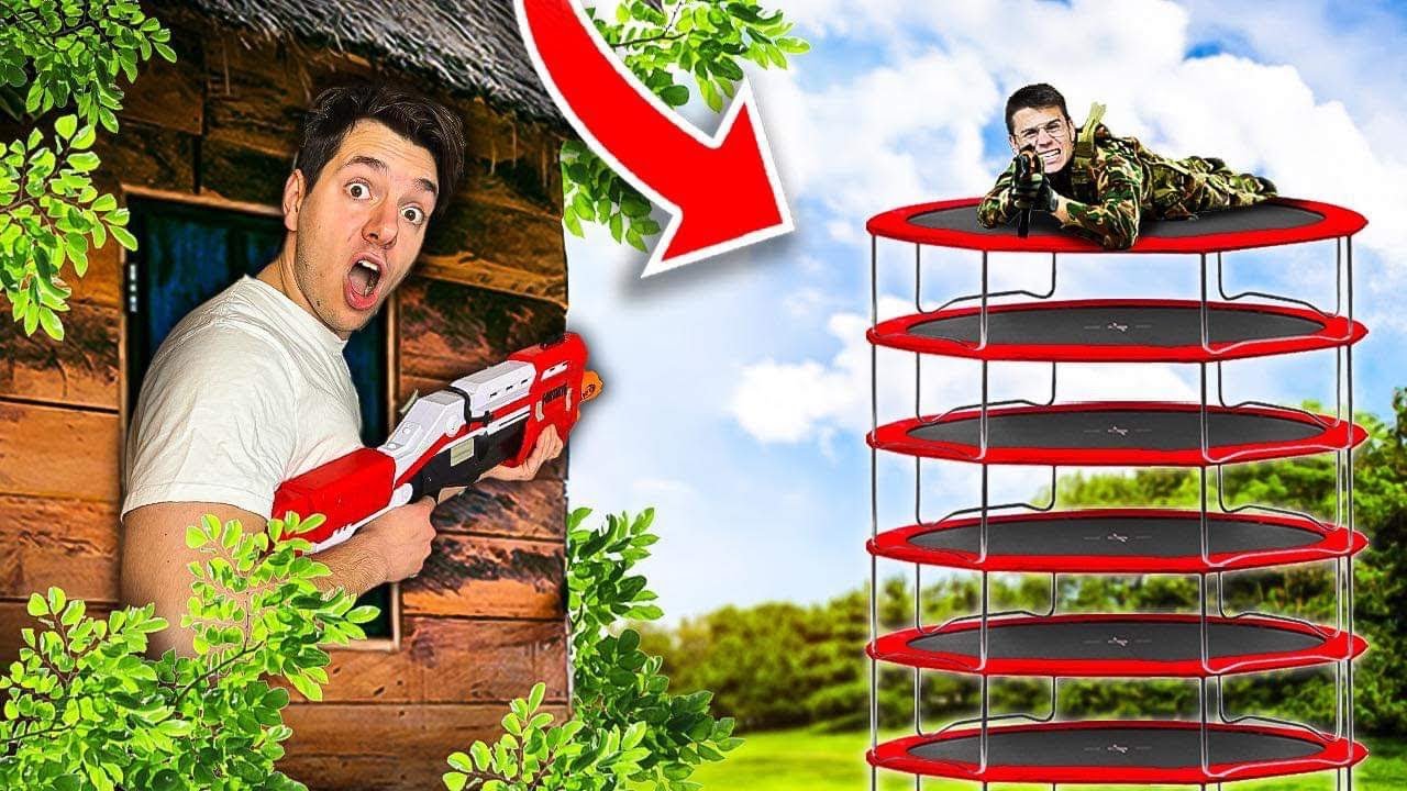 GIGANTYCZNA BITWA NERF NA DOMKU NA DRZEWIE VS WIEŻY Z TRAMPOLIN!