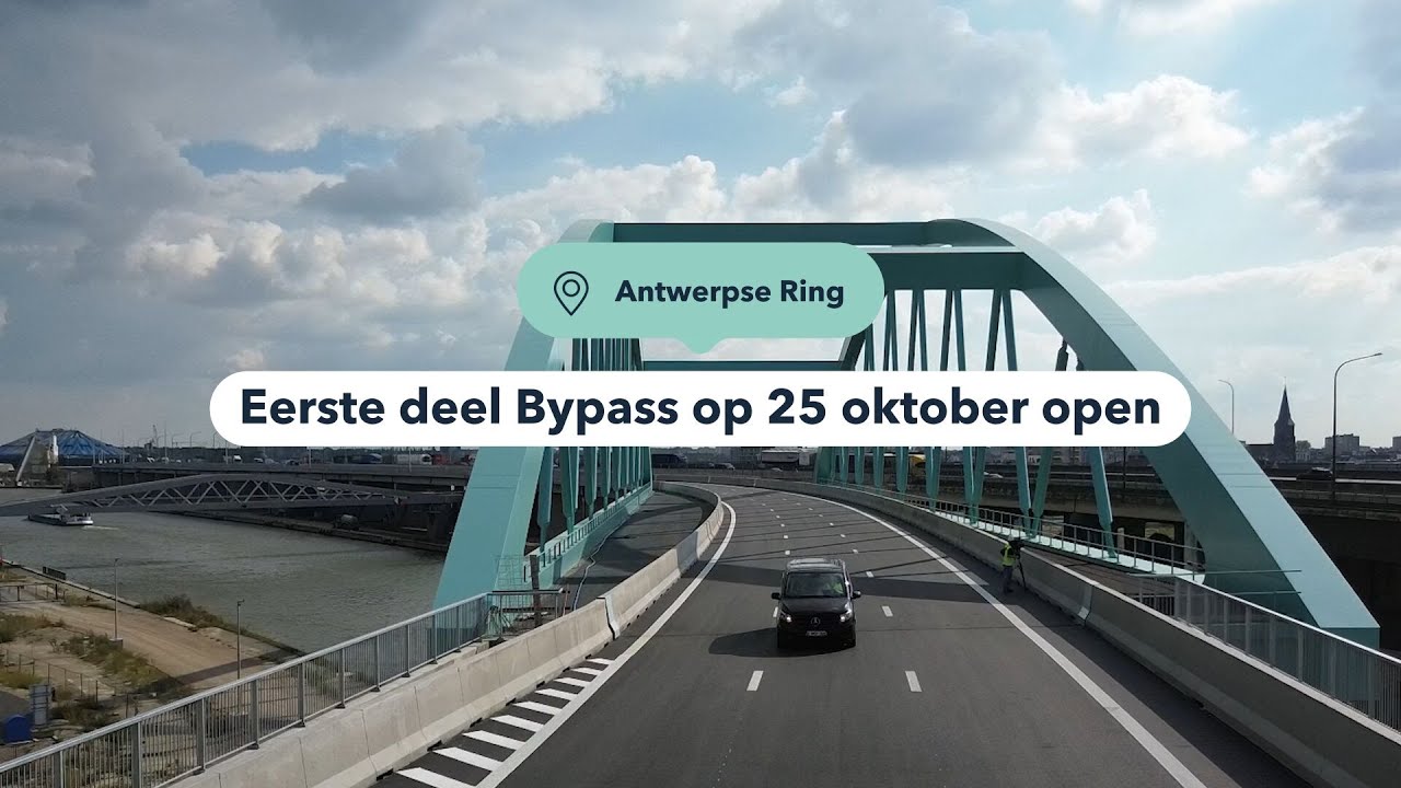 Minister Annick De Ridder en schepen Koen Kennis testen als eerste de Bypass