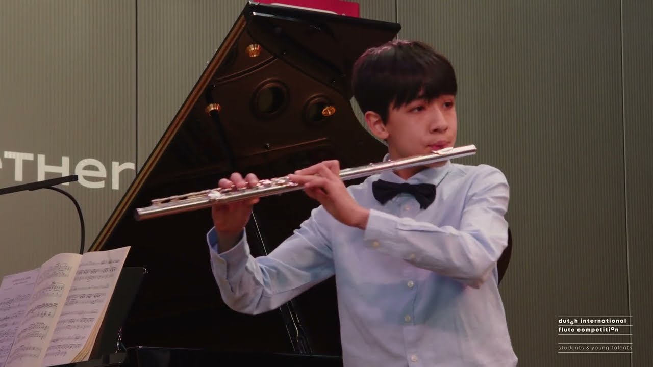 Leo Toursel plays S. Mercadante: Flute Concerto (part 1)