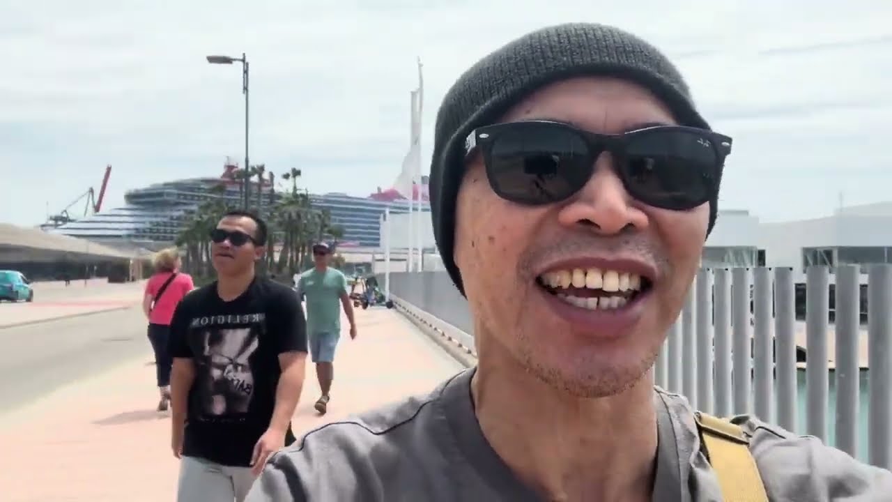 Jalan Jalan Crew Kapal Pesiar di Port Malaga Spain@SUBLCTRIP