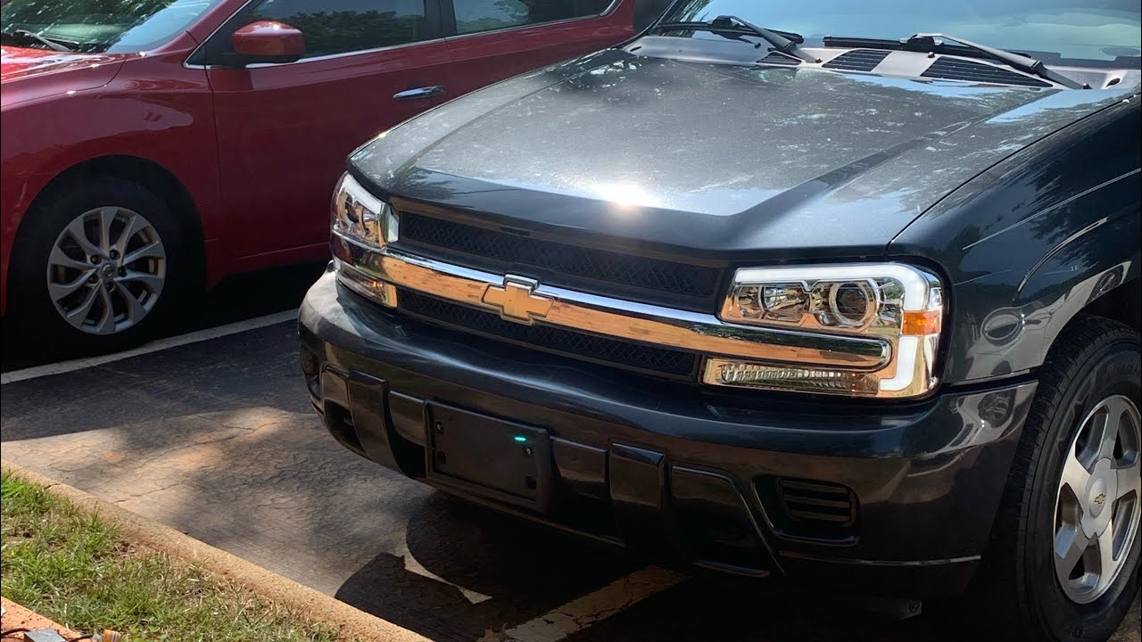 2005 Chevy Trailblazer Headlights