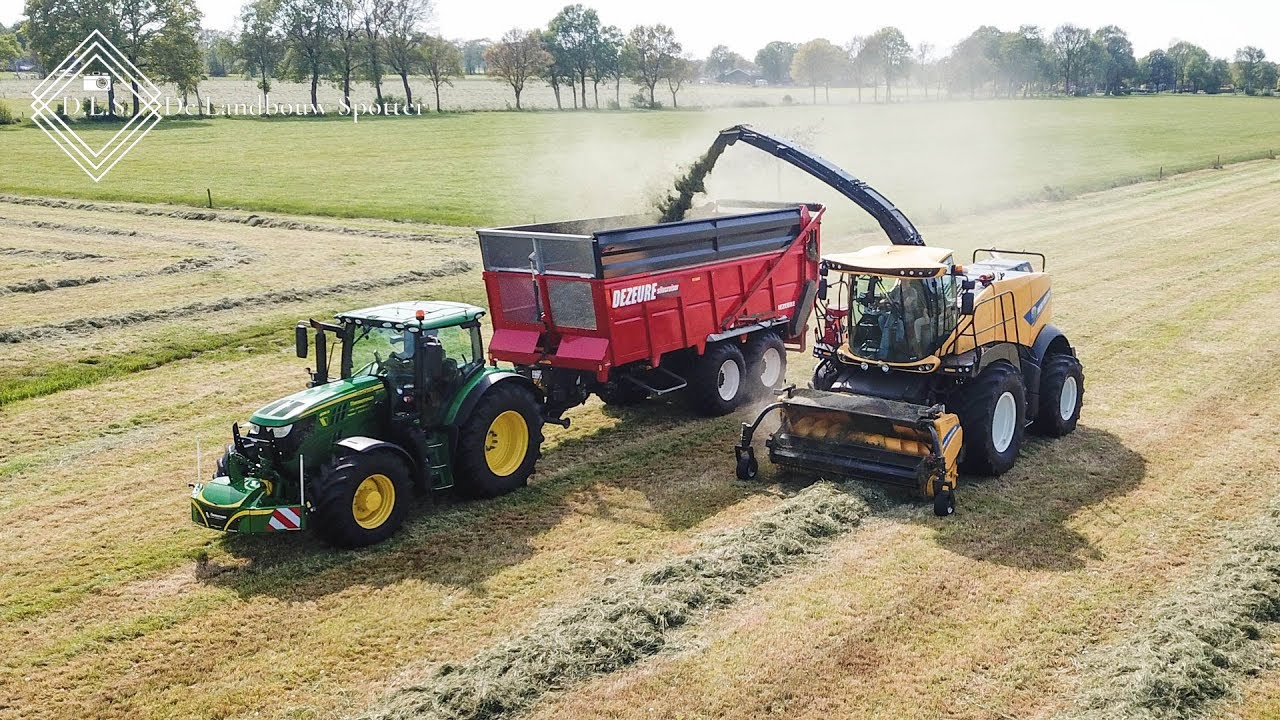 Grass silage | New Holland FR 550 | John Deere 6155 + 6215 R + Dezeure | Timmerman