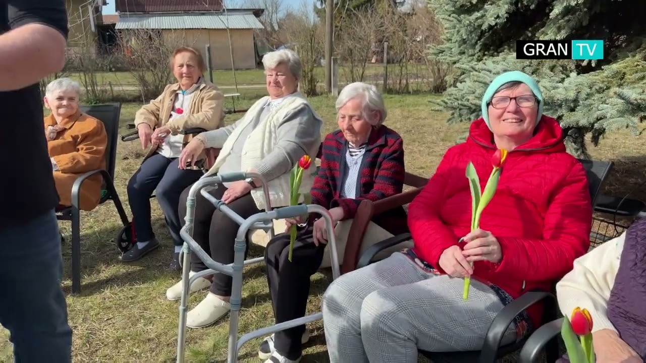 Virággal köszöntöttük a Zöld Fenyő idősotthon lakóit nőnap alkalmából - 2026. 03. 08.