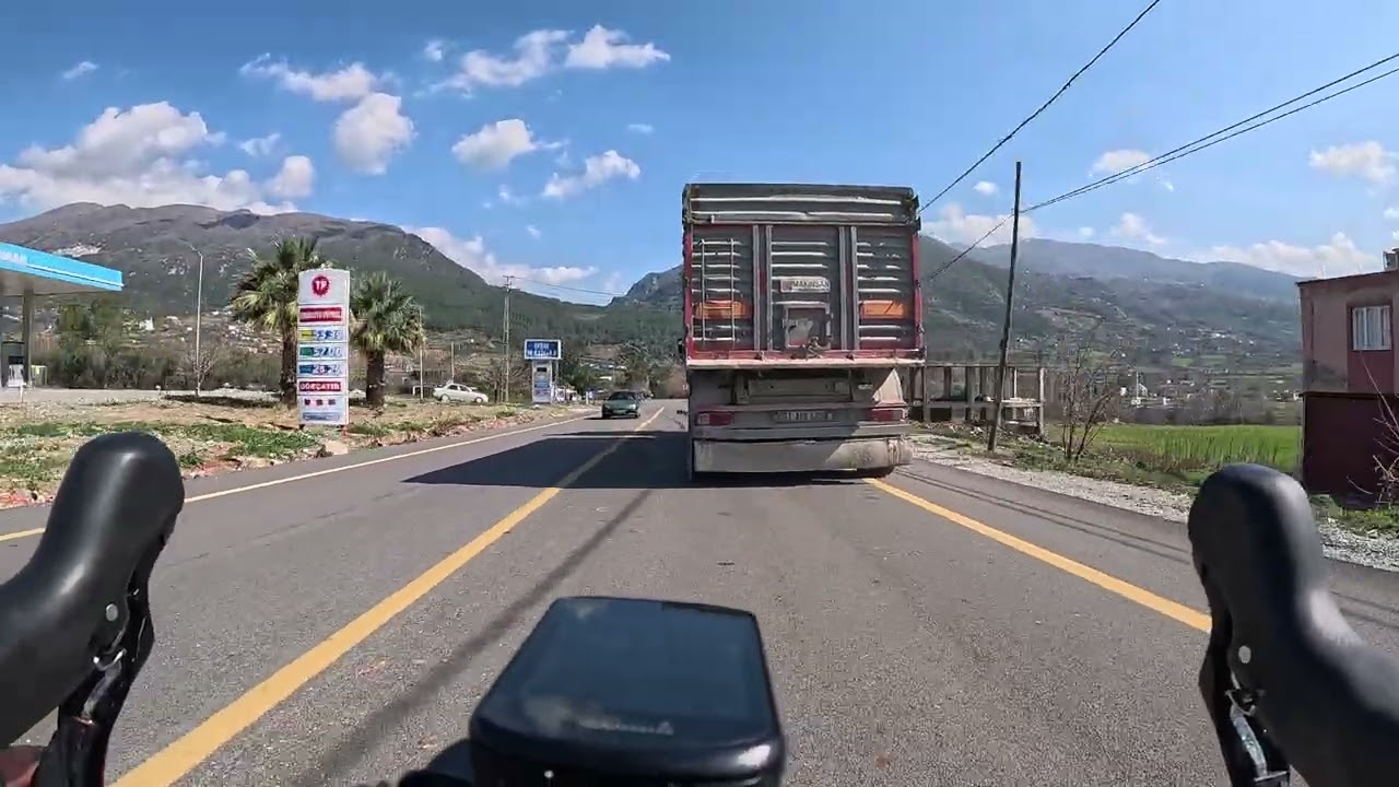 Tokilerden çekici takip 🚴 yollar dolu 4K