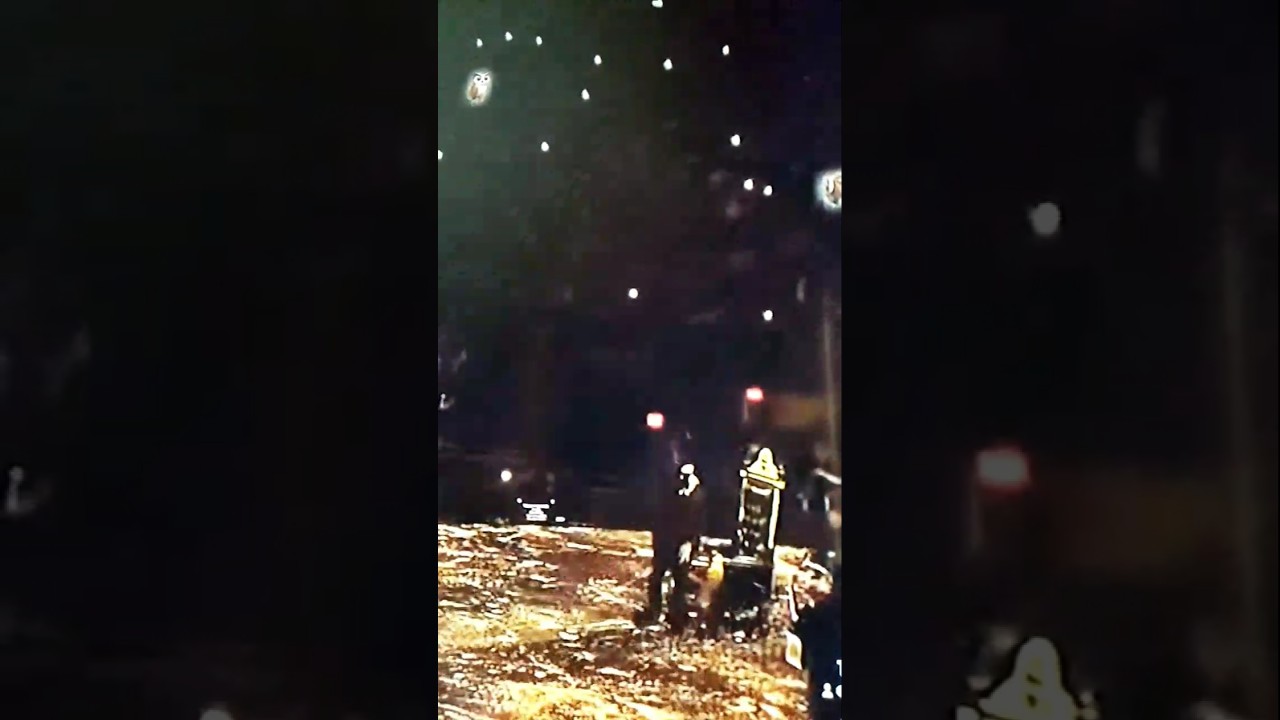 Peso Pluma cantando LA PATTRULA at EXODO TOUR 