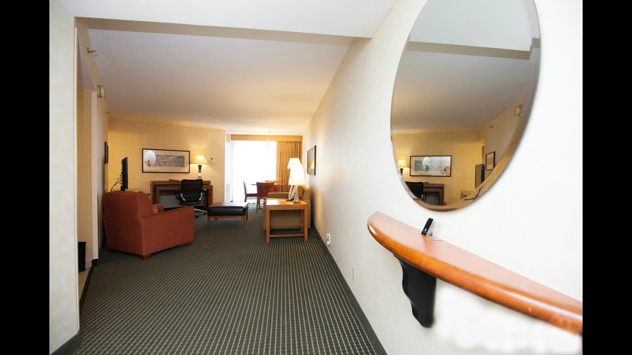 Hotel Room Tour: Embassy Suites, Philadelphia, PA Center City