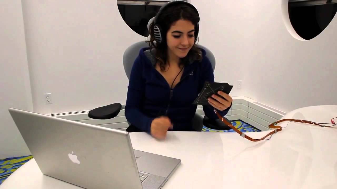 Изгибающийся смартфон MorePhone (прототип)