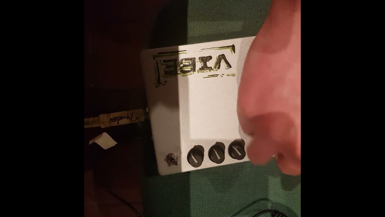 Madbean Harbinger One Univibe clone demo