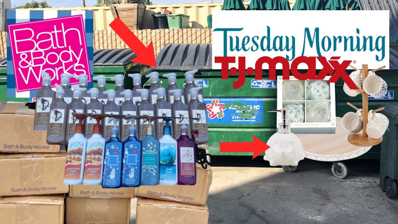 DUMPSTER DIVING- THEY THREW ALL OF THIS AWAY AFTER BLACK FRIDAY!!!