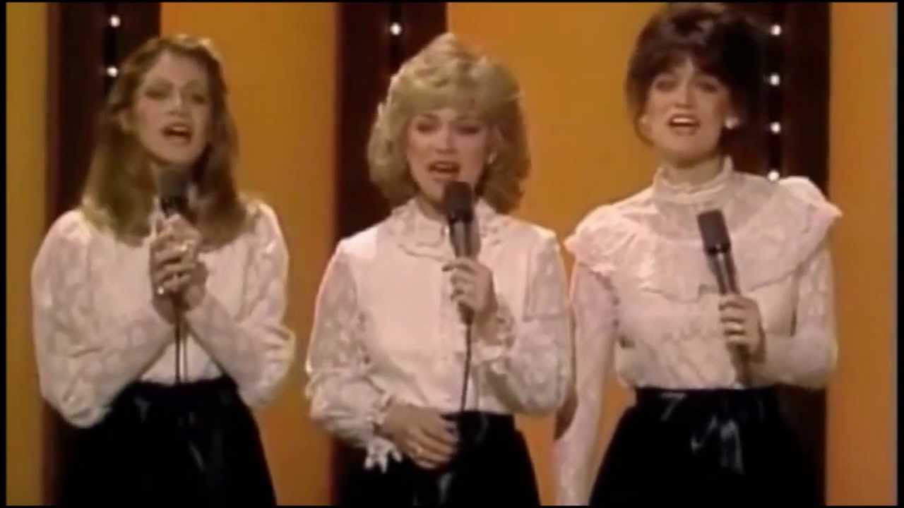 Barbara Mandrell & the Mandrell Sisters (TV clip feat. the Blackwood Brothers) -HD