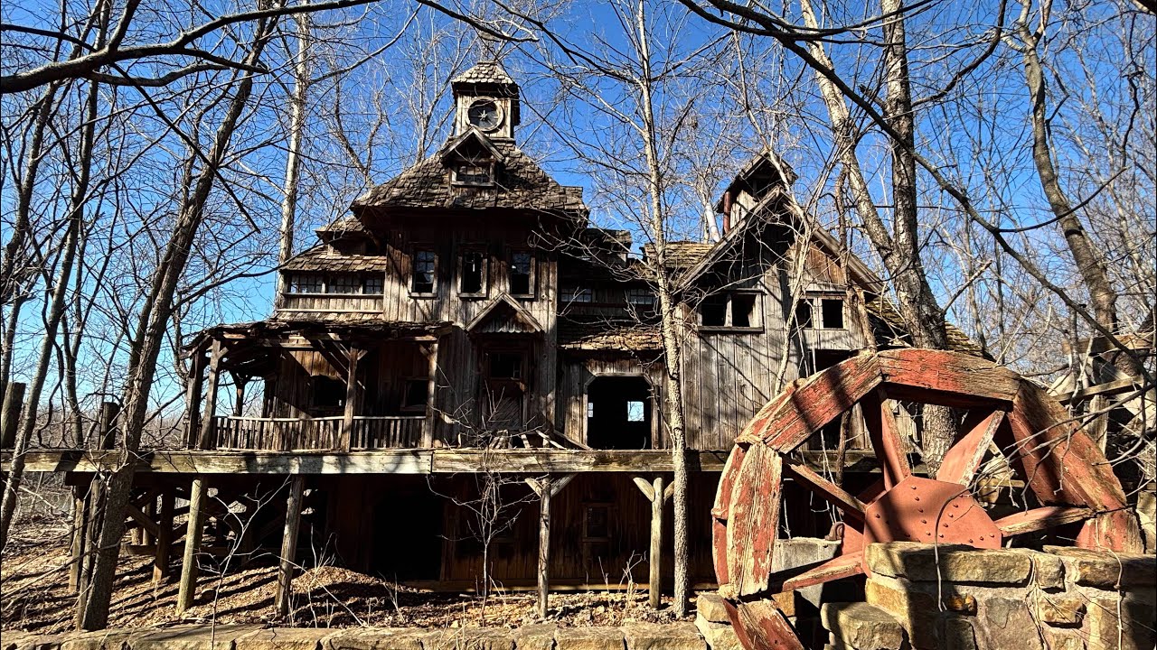 We Found Another Abandoned Playhouse… But It’s Not Empty 👀🦅🦝