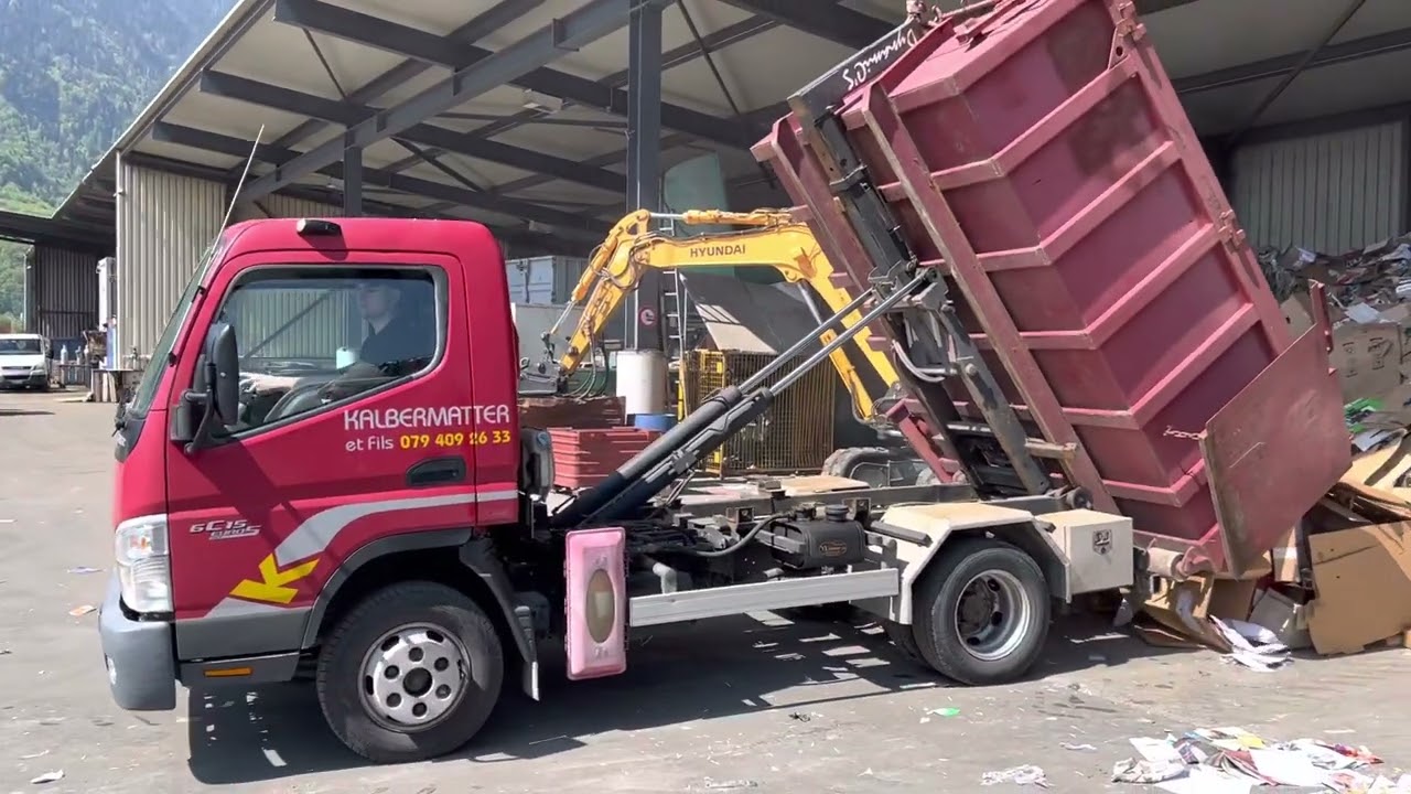 Fuso qui bascule du papier/carton