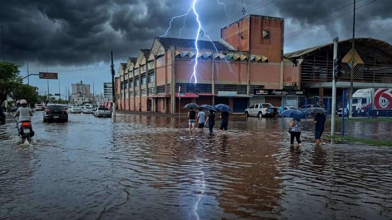 ARACAJU ALAGADA  Por que  A cidade não  suporta Chuva? 😱 chuva em Toda madrugada. 