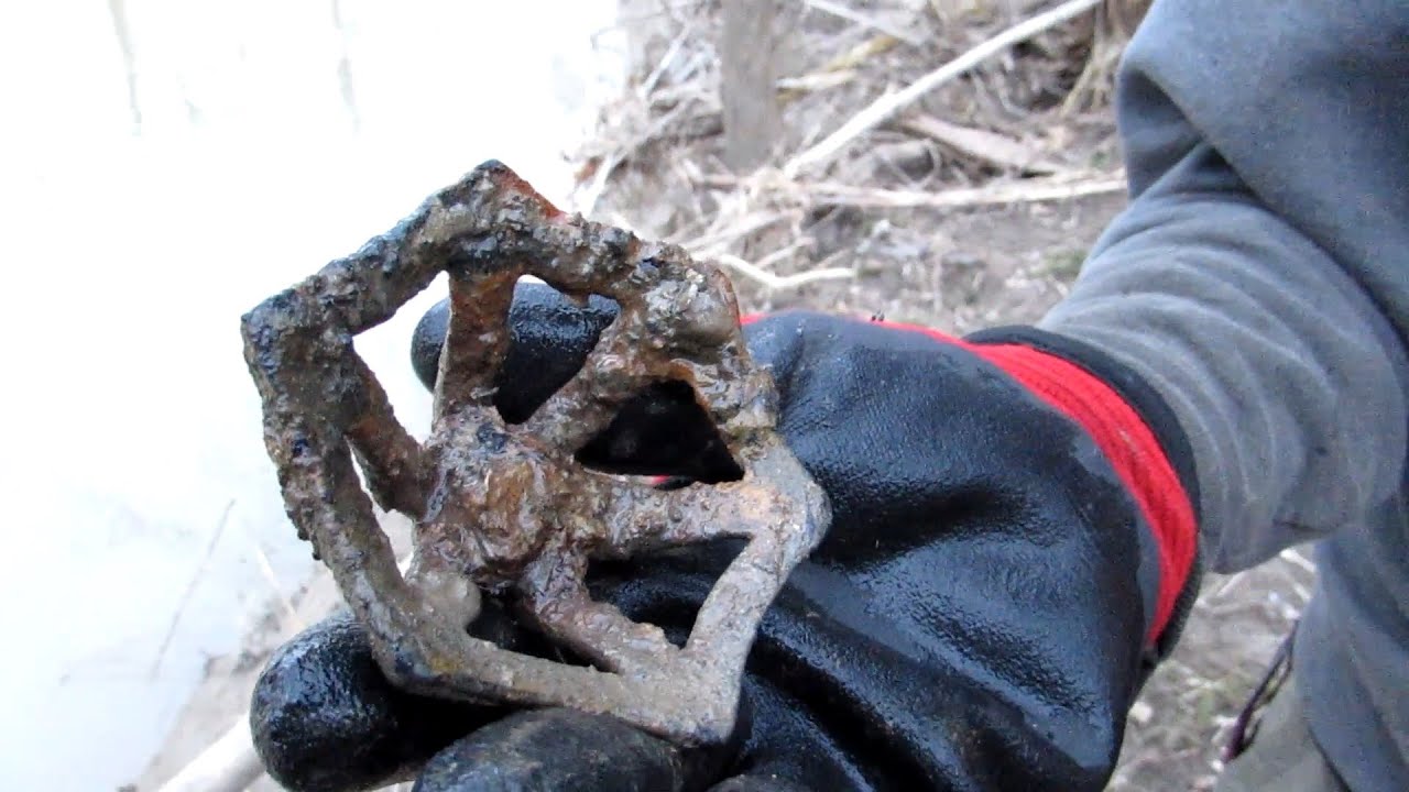 COOL RIVER TREASURE!!! - CANADIAN MAGNET FISHING