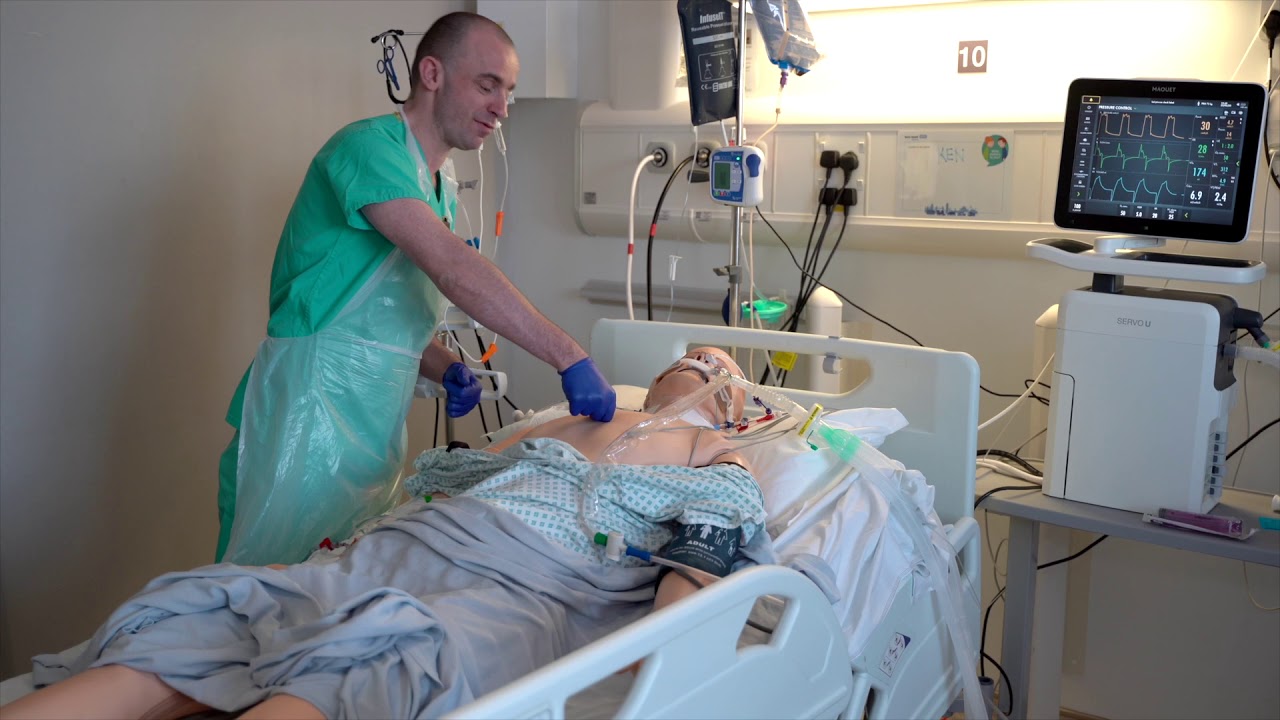 Coronavirus: clinical assessment of a patient in ICU