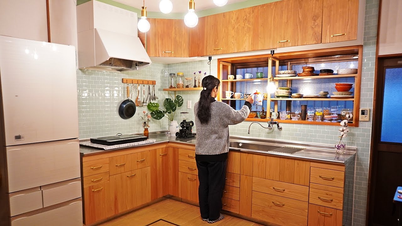 最高におしゃれなキッチンが完成しました！DIYでタイルにタイルシールを貼る、カフェ風キッチンのインテリア【田舎暮らし103】