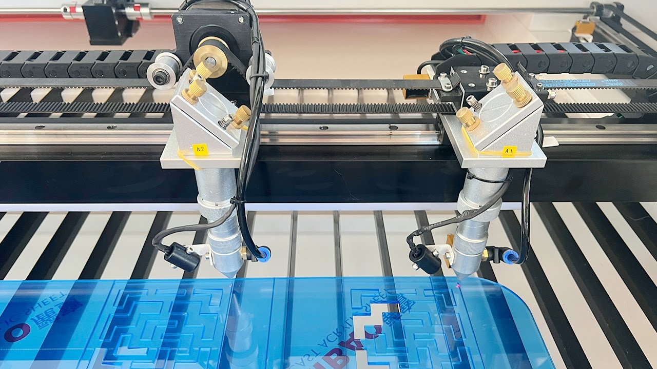 Two Way Movable Dual Head Co2 Laser Cutting Engraving Machine for Acylic Wood