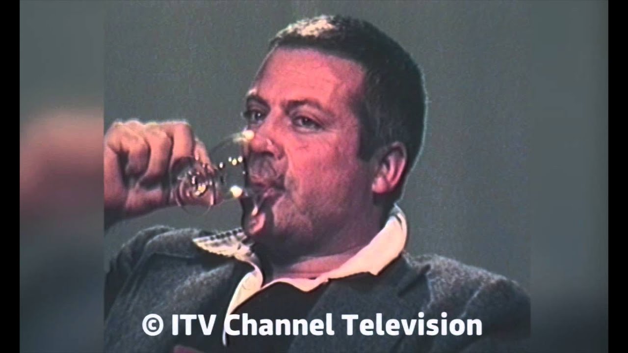 Oliver Reed discusses Shelley Winters and equality - with spectacular ending!