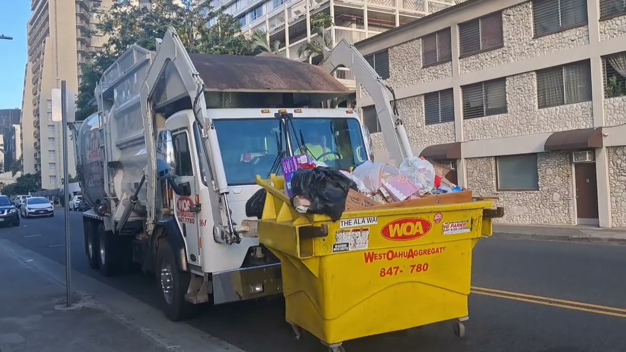 West Oahu Aggregate Pete 520 Garbage Truck Dumping Waikiki Trash Dumpsters