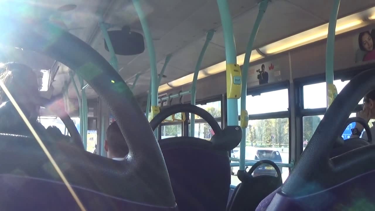 Enviro200 YX10BFM with kickdown - Metroline DE1804