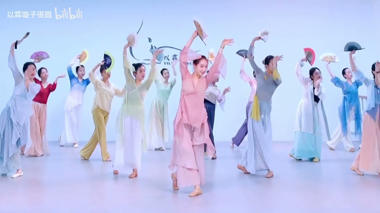水謠扇影 #末代皇帝 #摺扇 #古典舞 #chinesedance